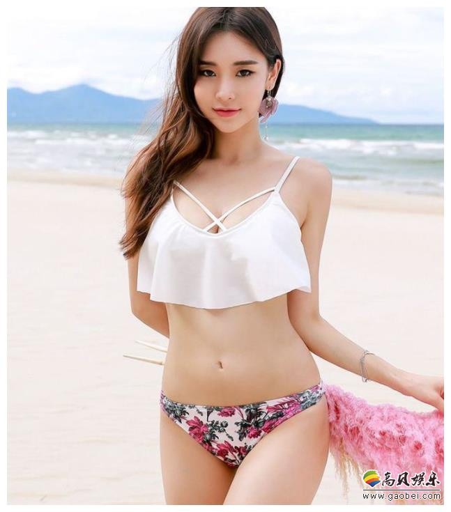 比基尼泳衣美女：清纯优雅白色蕾丝连衣裙搭配系带高跟！甜美小露性感