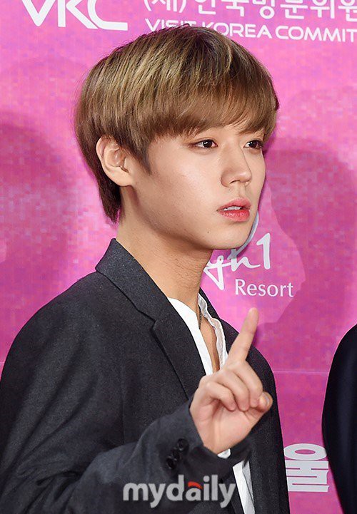 朴志训将于3月个人出道 个人粉丝见面会验证了其火爆人气