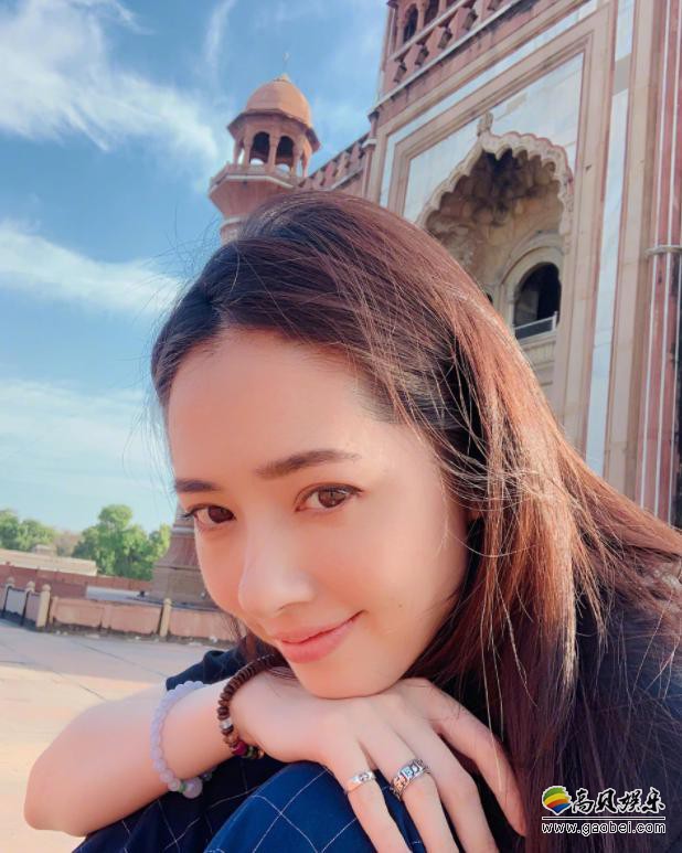 郭碧婷微博晒出旅游美照：网友调侃是“男友视角”疑似与男友结伴游印度