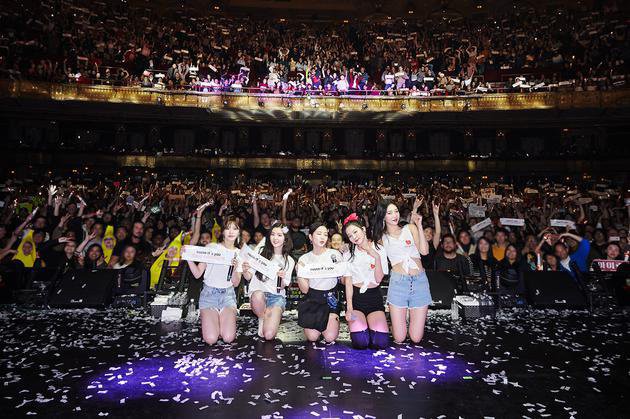 Red Velvet展开了8场公演 创造每场公演都售罄的记录 Red Velvet展开了8场公演 创造每场公演都售罄的记录