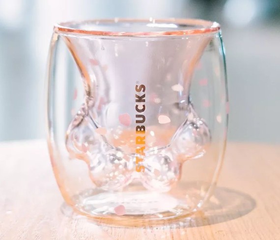 星巴克樱花系列商品开售：有款杯子受到极大欢迎，内置“猫爪”造型水杯