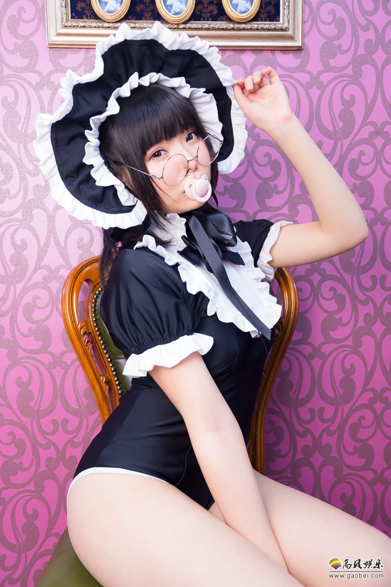 日本设计师创意推出シュガーロンパース服装：大人瞬间找回做婴儿的感觉