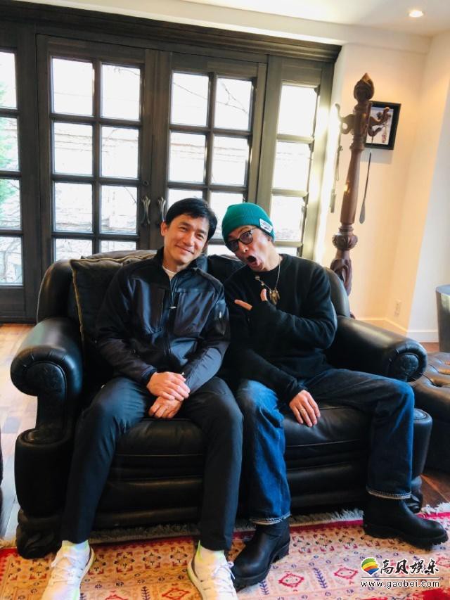 木村拓哉晒出与梁朝伟合影照：刘嘉玲微博回复“我怎么也没想到就是你”