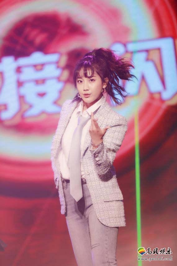 SNH48李艺彤《墨迹测验》生日Fan Meeting圆满落幕：粉丝们到场支持