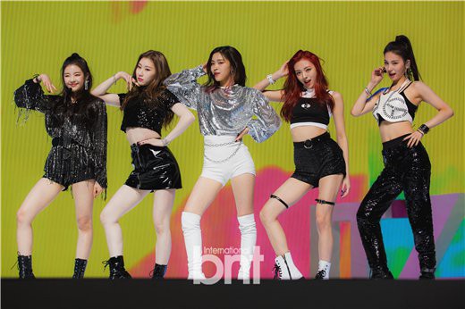 ITZY举办了第一张数字单曲《IT’z Different》发行纪念 ITZY举办了第一张数字单曲《IT’z Different》发行纪念