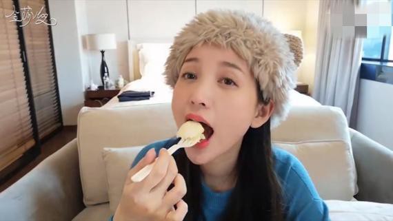 金莎晒出新一期vlog：化身美食博主根本停不下来！表示自己牺牲掉晚餐