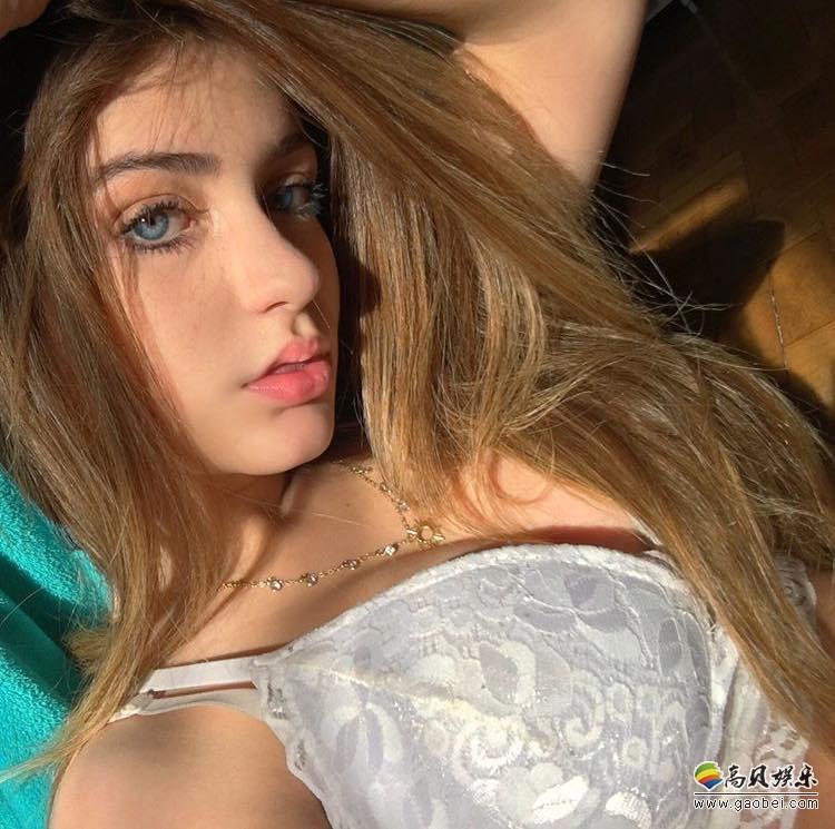 巴西蓝眼美少女网红萌妹:她刚刚14岁!但是抢眼身材已经可以媲美模特 巴西蓝眼美少女网红萌妹:她刚刚14岁!但是抢眼身材已经可以媲美模特