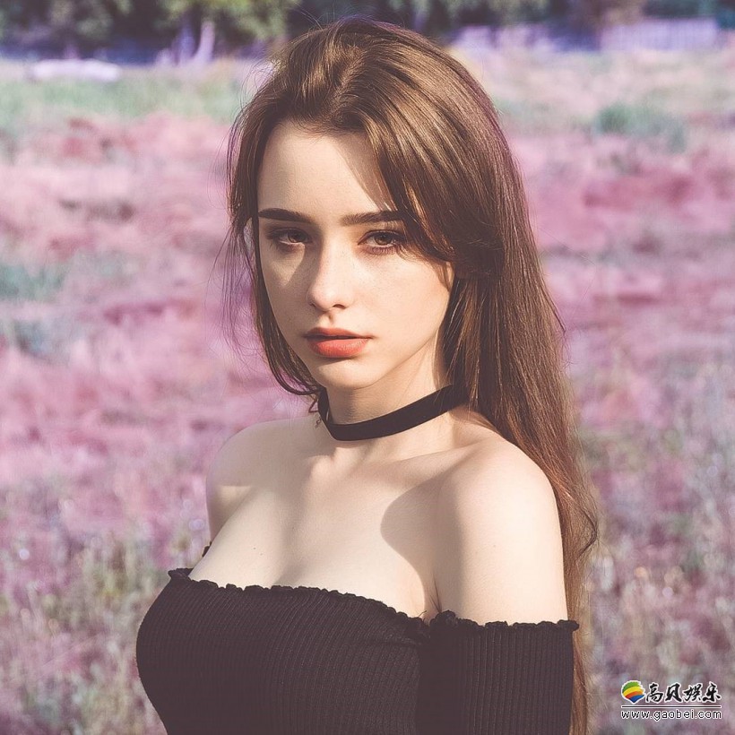 战斗民族俄罗斯小姐姐：长相清冽甜美！精致五官完美如上帝精心雕刻