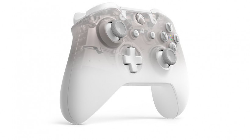 Xbox官方正式公布新款白色半透明Xbox手柄：魅影白特别版售价70美元