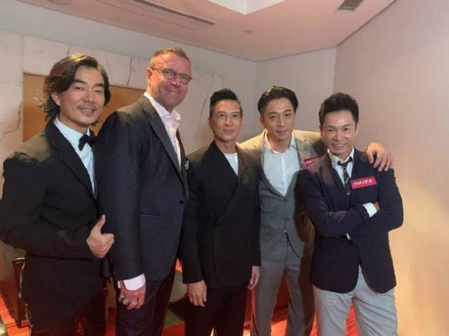 郭晋安微博晒出与张家辉、任贤齐、陈家乐、吴卓羲等人合影：十分有爱