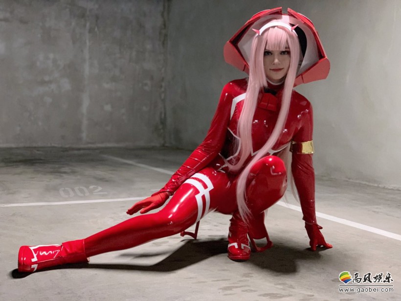 女装大佬Sneaky新作COS《DARLING in the FRANXX》02一身红色胶衣