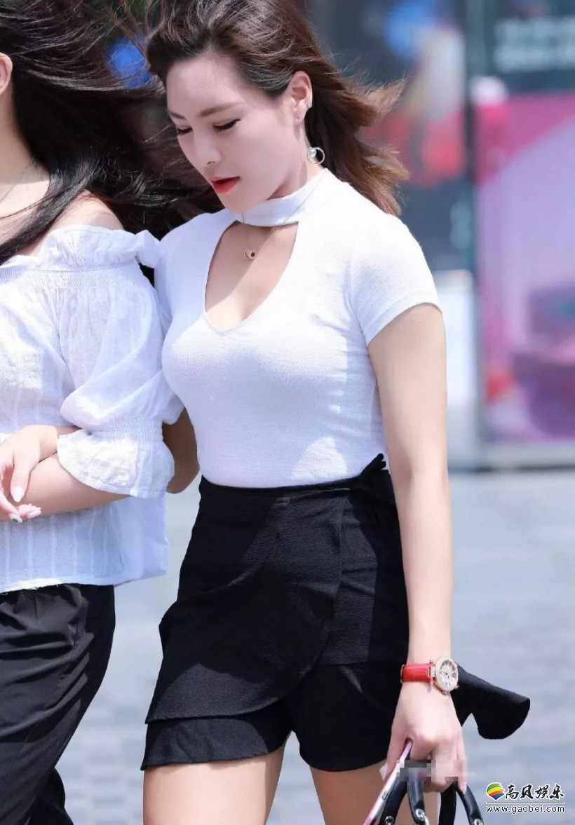 职场美拍公司女神同事：魅力无限让人过目难忘！白衣身材性感诱惑撩人