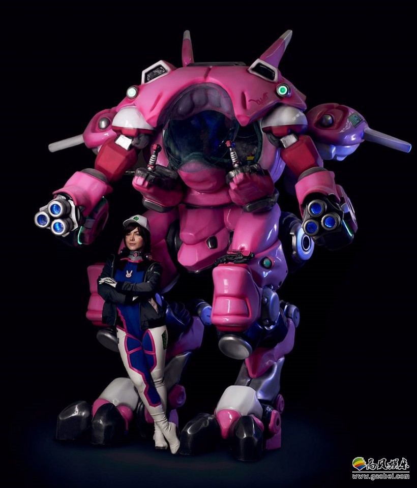 俄罗斯美女Coser硬核《守望先锋》D.Va COS作品：1：1超还原游戏机甲