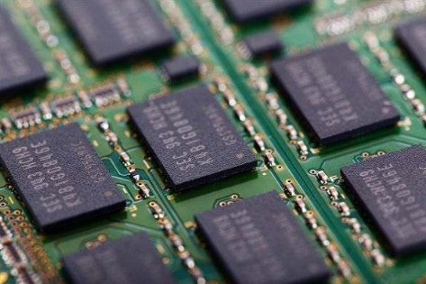 美光计划将DRAM和NAND闪存产品产量削减5％：抵消内存价格下跌影响