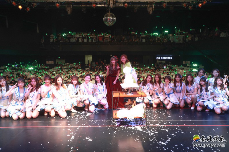 SNH48冯薪朵生日Fan Meeting温情开启：SNH48 TEAM NII队员助阵