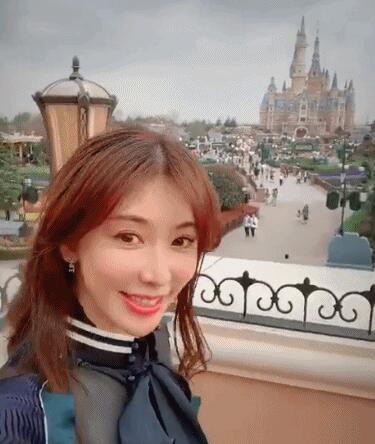 林志玲分享再次游玩迪士尼乐园视频：再现自己曾经发布的游迪士尼感言