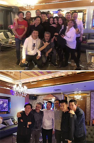 网曝吴秀波近照：他和众多好友聚会，合影对镜比“六”手势！笑容灿烂