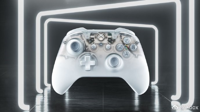 微软之前推出半透明白色Xbox手柄“绝对领域：白”国内正式开启预购