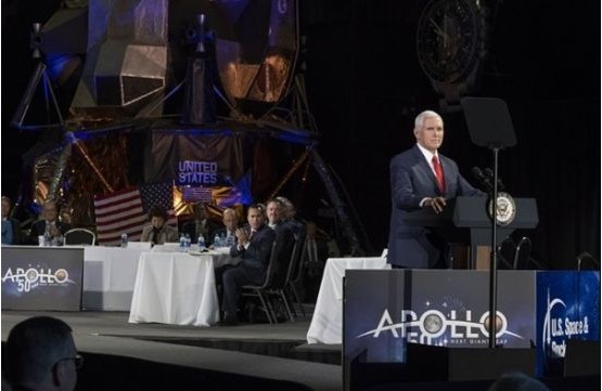 美国副总统将宇航员重返月球最后期限提前至2024年：NASA重新计算成本