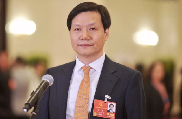 雷军在清华大学进行讲座：他回顾了九年前创业时想法，并谈到了硬件问题