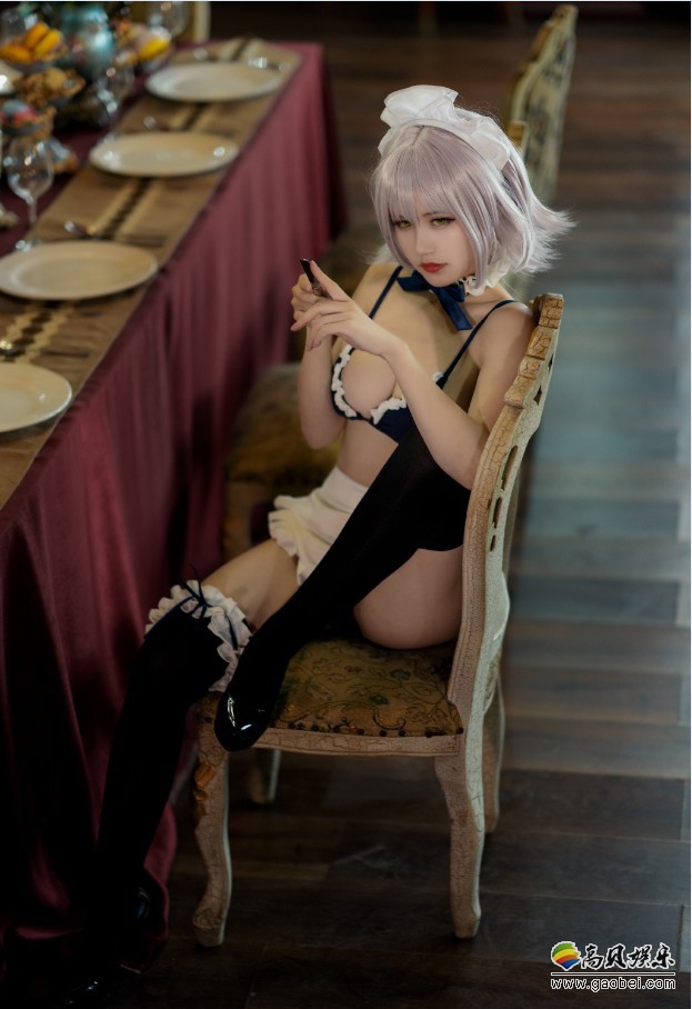 国内小姐姐“小仓千代w”黑贞女仆同人COS：黑化Ruler姿态“龙之魔女”