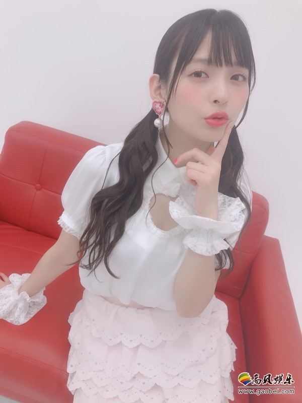 上坂堇个人博客公布将要连载名为“服飾ペレストロイカ”服装写真栏目