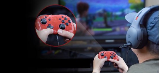 根据外媒报道：第三方Switch有线手柄将在今夏推出！支持游戏内语音聊天
