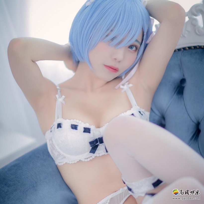 日本小姐姐《从零开始》白色内衣雷姆写真：性感＋清纯双胞胎女仆妹妹