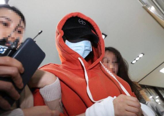 因毒品案被拘留的南阳乳业创始人外孙女黄荷娜已经承认自己吸毒的嫌疑