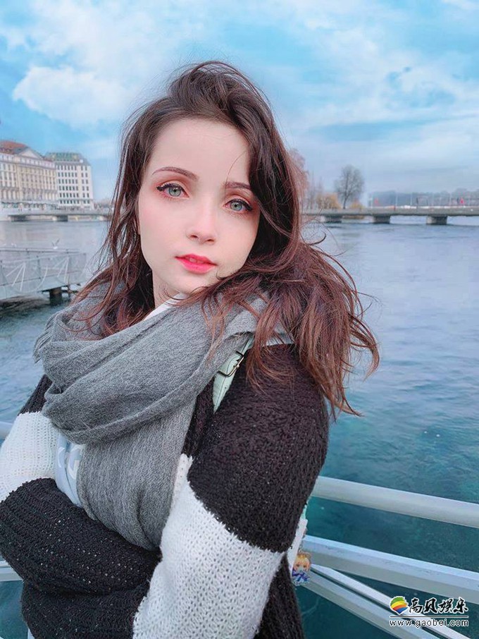 巴西漂亮大姐姐：喜欢ACG唱歌弹钢琴！还喜欢COSPLAY，颜值好身材棒