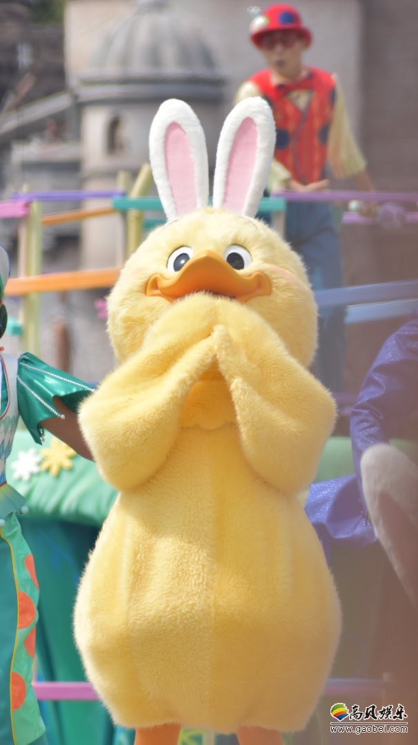 2019年春季东京迪斯尼超可爱新角色开场嘉宾：「うさピヨ(兔耳小鸡)」