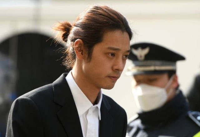 韩媒播出郑俊英聊天群受害者采访：受邀参加聚会本来很能喝却失去意识
