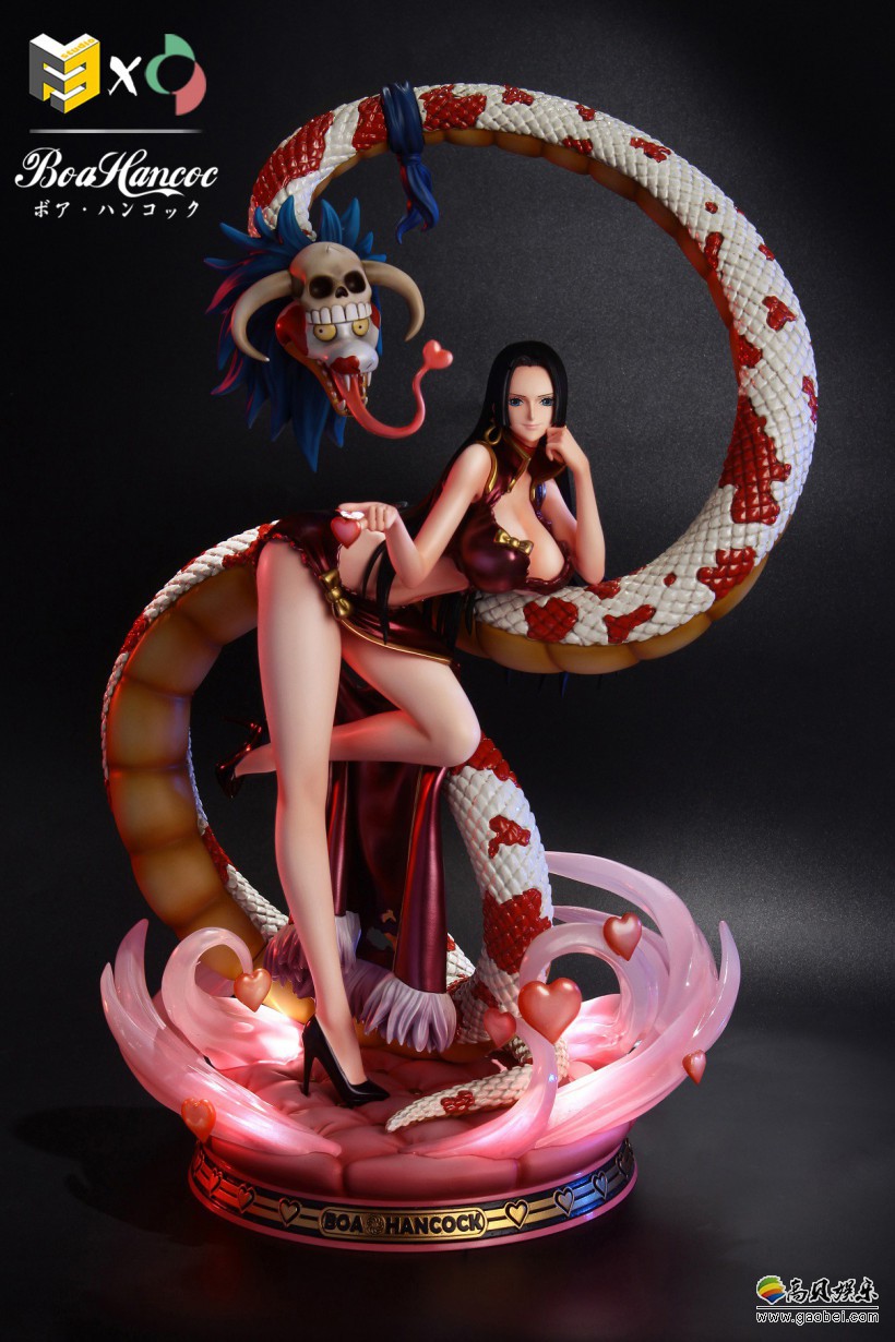 《海贼王》女帝波雅·汉库克爆衣版女帝雕像：傲人豪胸和修长美腿搭配