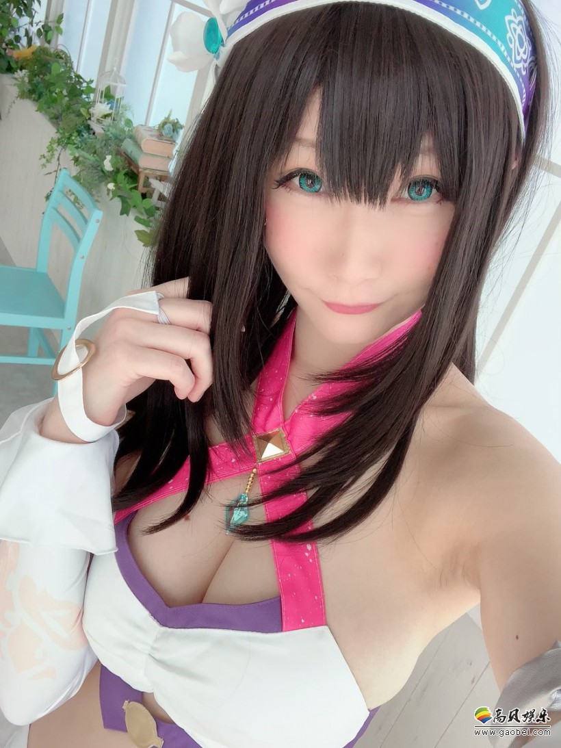 风格大胆＋性感火辣樱花妹あつき：拥有傲人的上围，下盘工事浑圆饱满