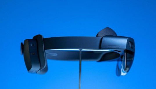 微软HoloLens 2中文版官网近日正式上线：使用混合现实设备更智能工作
