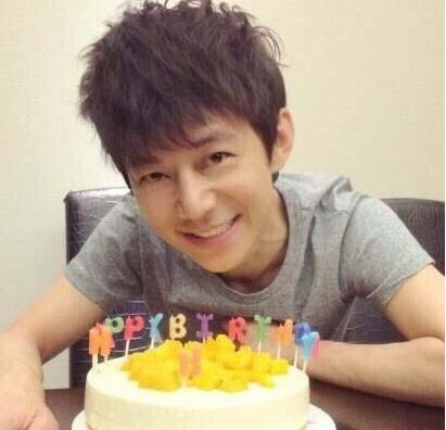 何炅45岁生日众好友准时发文晒照为他庆生：展现圈内好人缘及深厚情谊