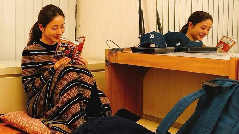 青山刚昌绘制《非自然死亡》女主角：主演石原里美发现后开心到处炫耀