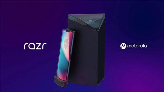摩托罗拉RAZR V3(刀锋)折叠屏手机曝出渲染图：键盘屏幕合体可折叠屏幕