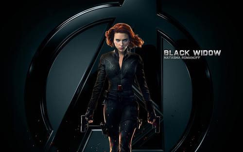 外媒《好莱坞报道》提到斯嘉丽为演好黑寡妇而健身：并晒出斯嘉丽健身照