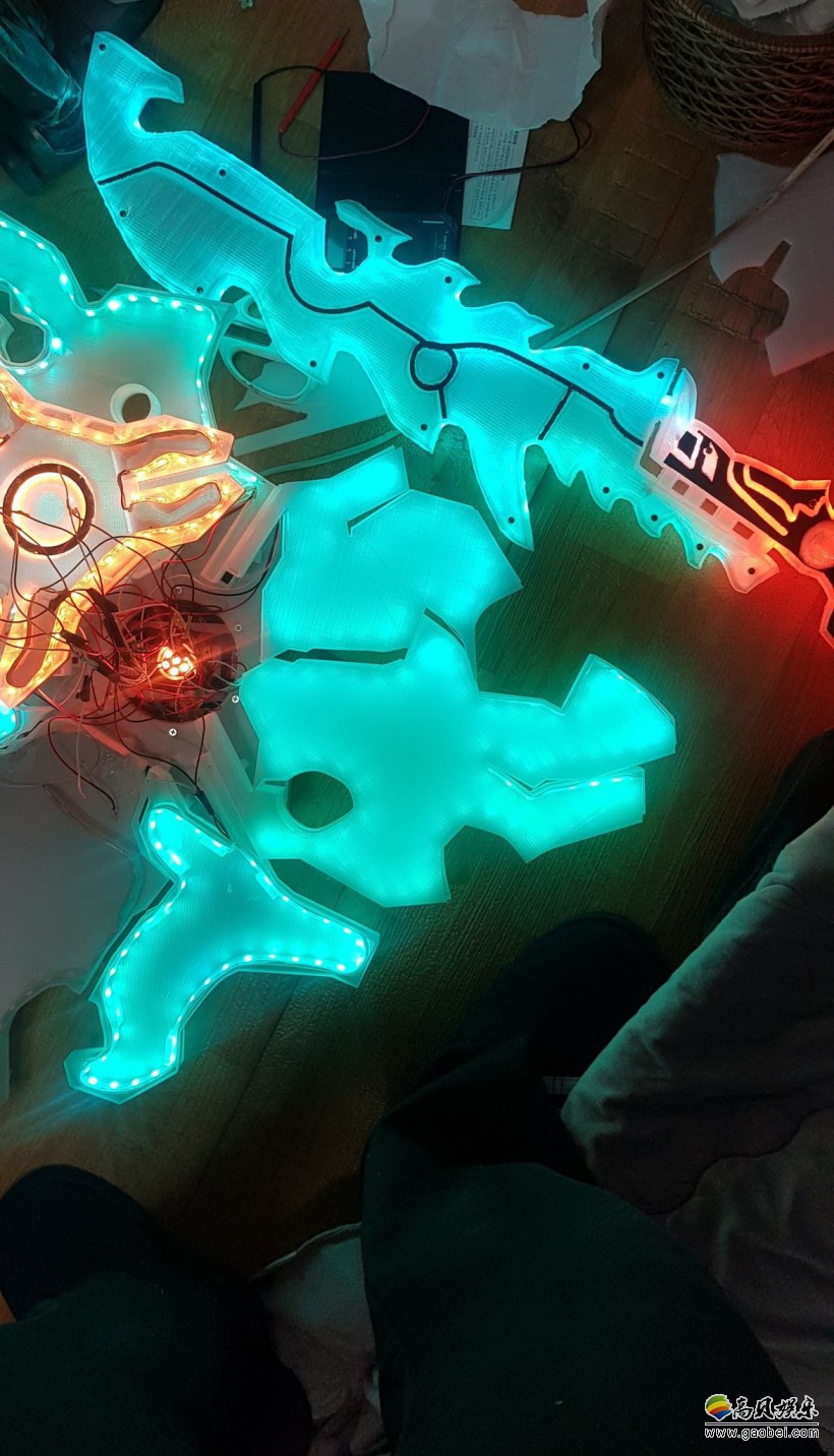 国外玩家现实中制作出光辉闪耀《塞尔达传说》大师剑：效果相当之酷炫