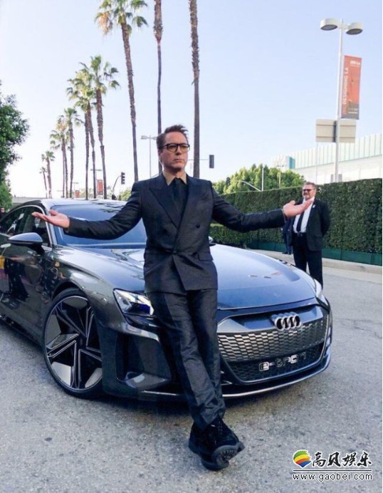 《复联4》钢铁侠座驾“奥迪e-tron GT”：基于保时捷Taycan同平台打造