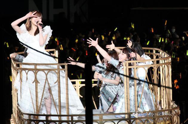 原莉乃在日本神奈川横滨国际综合竞技场举行毕业演唱会