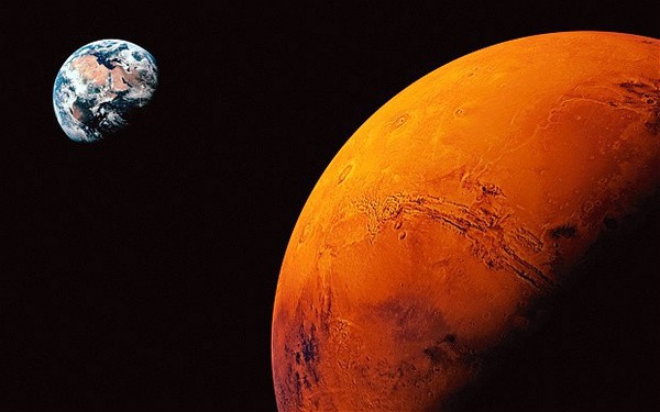 NASA公布“洞察”号无人探测器最新照片：呈现火星上日出和日落景象