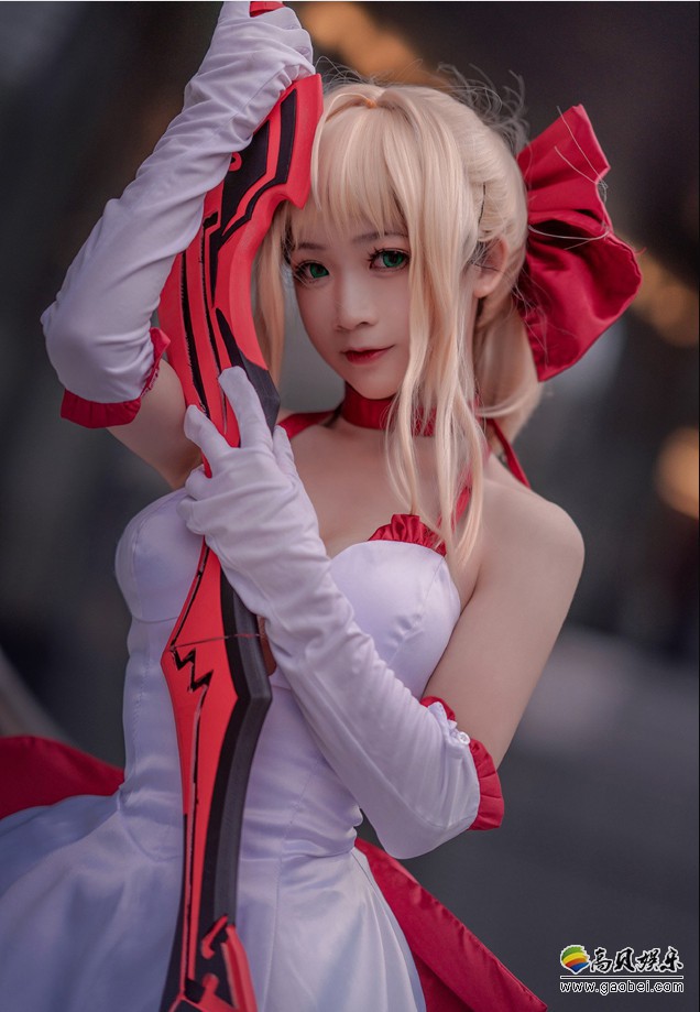 “凉风_寻梦”最新作品《Fate》红百合尼禄COS作品：小姐姐盛世美颜