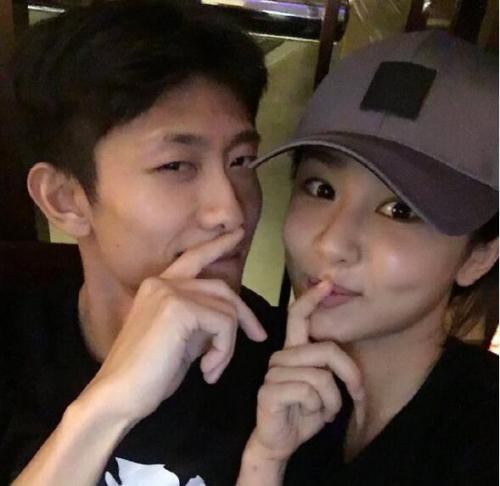 杨紫微博晒出张一山搞怪照为他庆生：希望张一山每天依旧没心没肺快乐