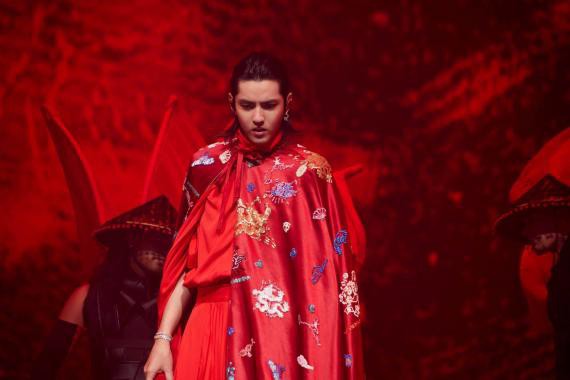“吴亦凡2019巡回演唱会”北京站落幕：舞台造型设计中西合璧异彩纷呈