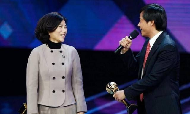 雷军与董明珠五年赌约：小米营收没能超过格力！雷军要输10亿给董明珠