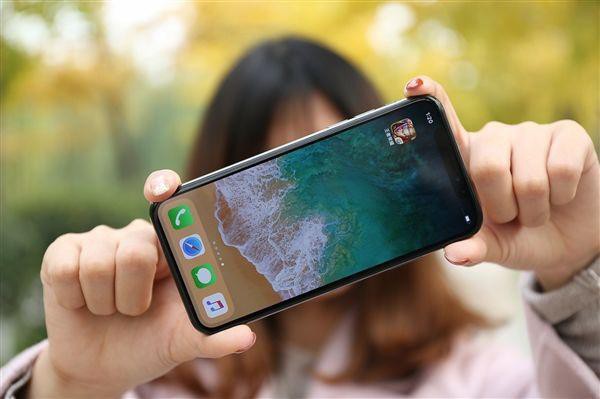 据外媒报道：苹果最近收获新专利！以此来实现iPhone屏下指纹解锁方式