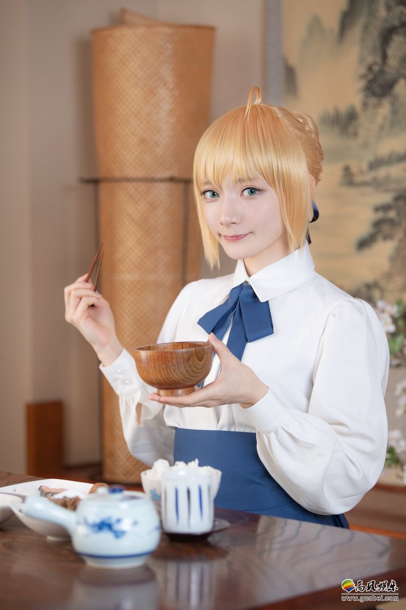 日本小姐姐“尊みを感じて桜井”新作更新：《Fate》saber(吃货呆毛王)