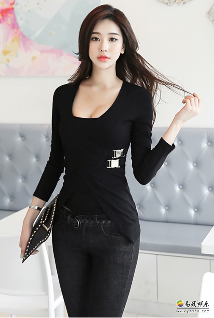 休闲裤有着非常良好穿着作用：它能给职场与休闲生活起到一定装饰作用